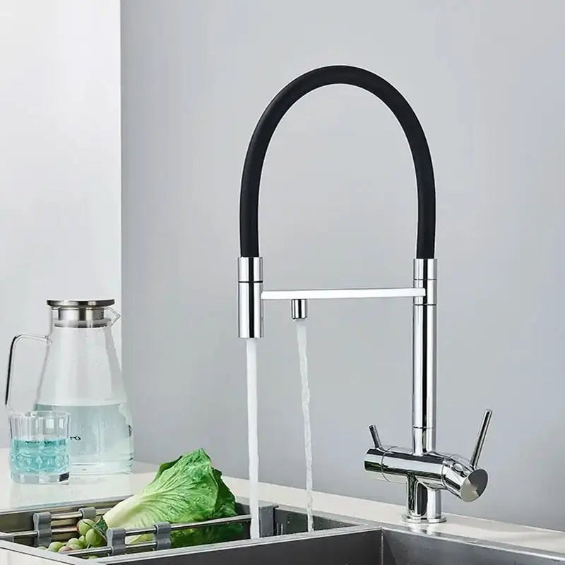 Flexible Küchenarmatur mit Gelenkauslauf in Chrom