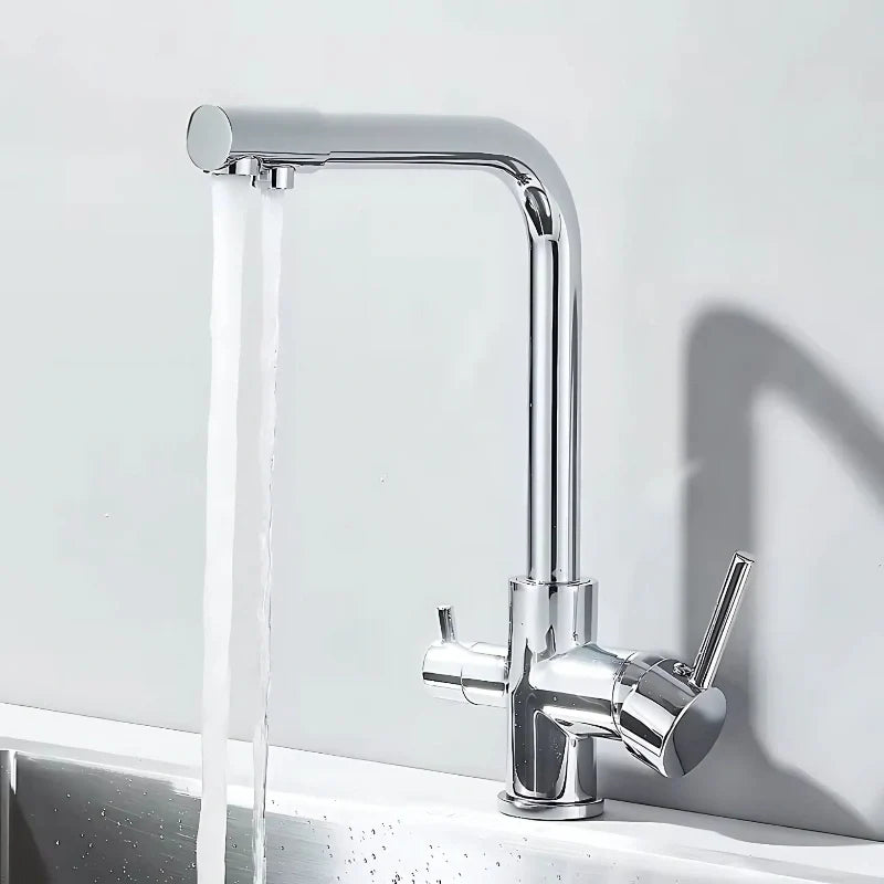 Küchenarmatur aus gebürstetem Edelstahl in Chrom